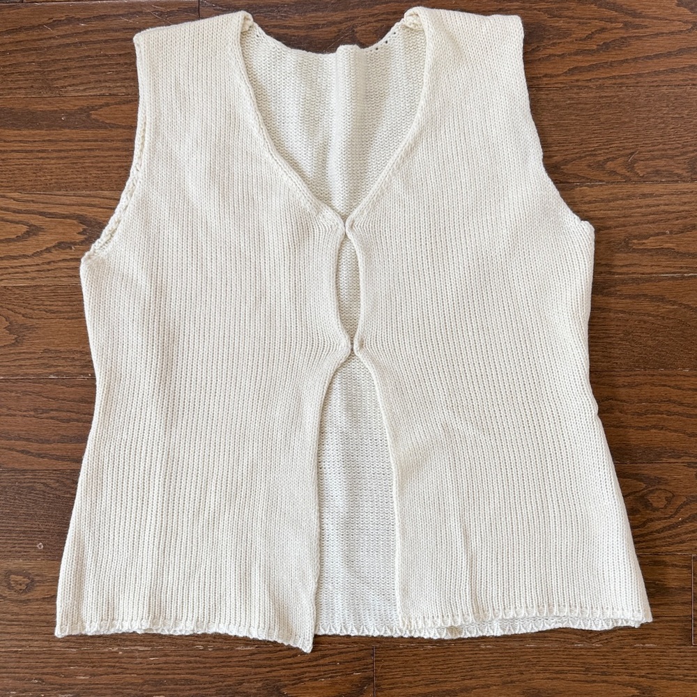 Elegant Cream Sleeveless Knit Top